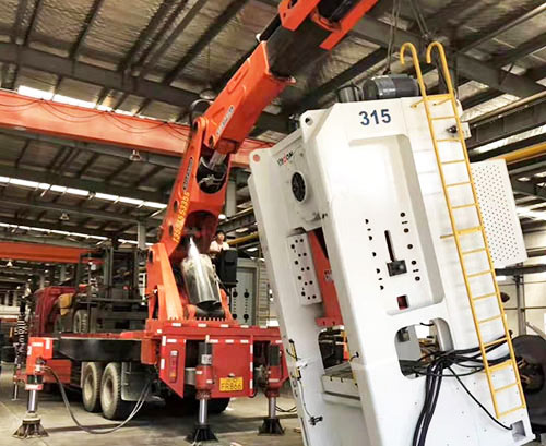 蓬莱附近随车吊出租，轻松解决运输难题